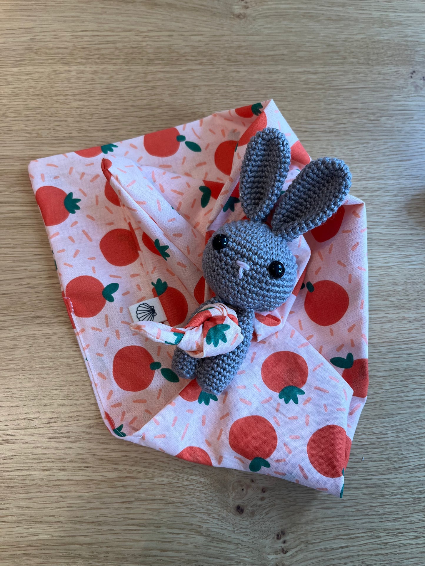Kuscheltuch mit Häkelhase