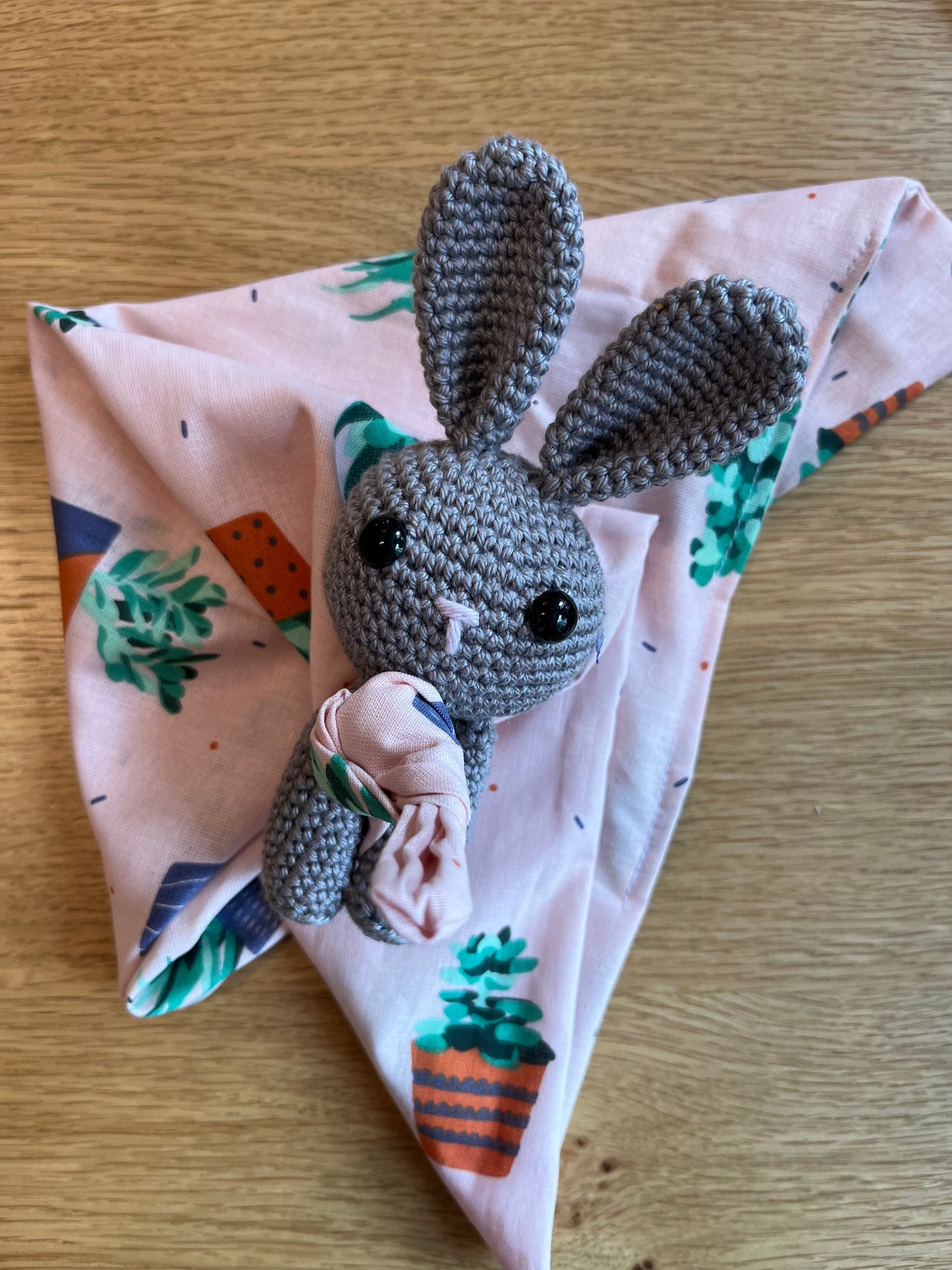 Kuscheltuch mit Häkelhase