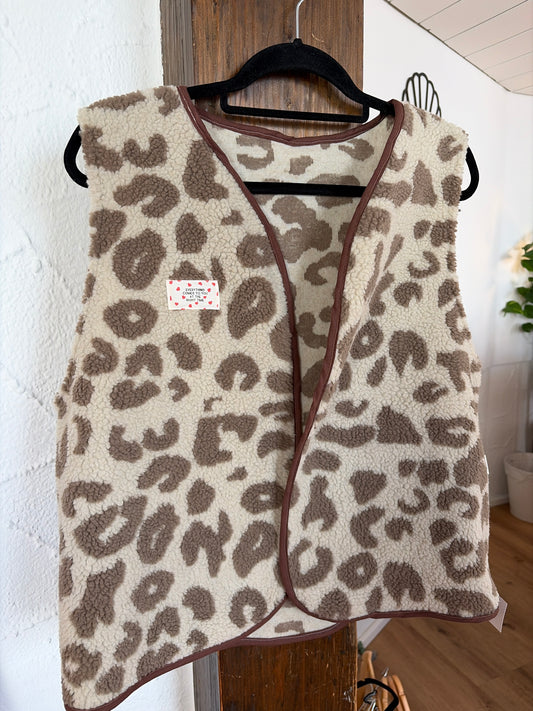 Oversize Weste Größe M  Leo Musterstück