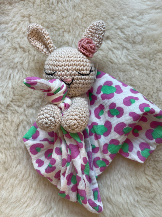 Kuscheltuch mit Häkelhase
